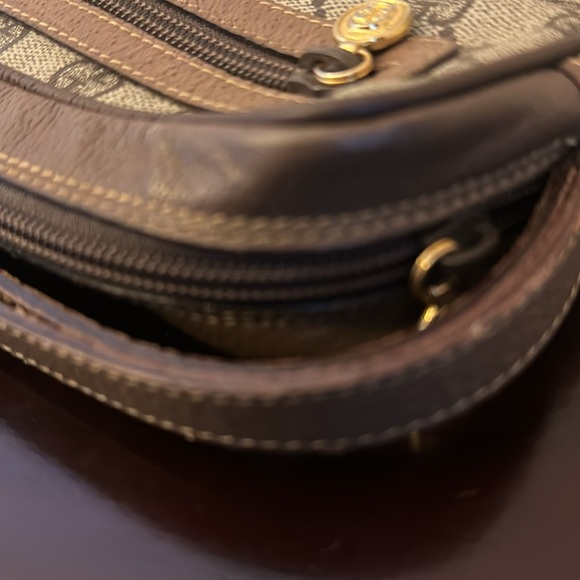 Gucci vintage clutch wristlet GUC! .comes with COA!! - Picture 7 of 11